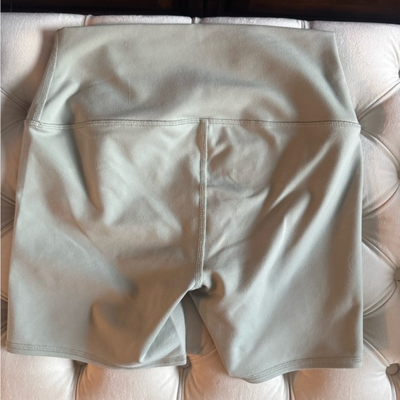 ALO Yoga Women's Sage Bike Shorts - Picture 4 of 4